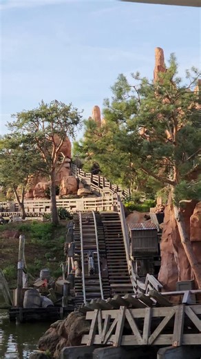 3K views · 791 reactions | The best Big Thunder Mountain Railroad and it's not even close. ✌️ | Coaster Kings | Facebook