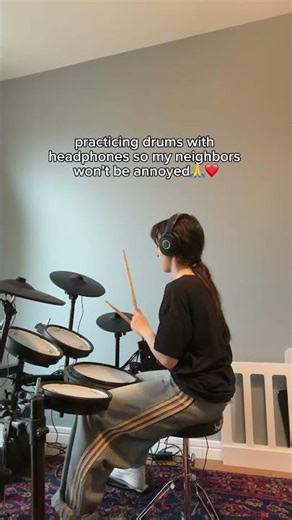 Being a thoughtful neighbor like I should🫂😘