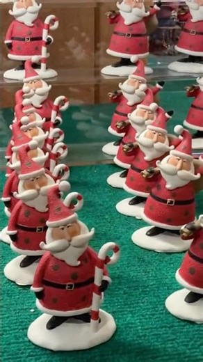 Christmas wonderland at Bronner’s in Frankenmuth, Michigan, the world’s largest Christmas store 🎅🎄