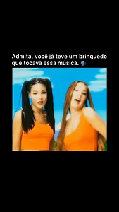 Ou conheceu alguém que tinha 🤣 A música Butterfly, lançada em 1998 pelo grupo sueco Smile, tornou-se um ícone da cultura pop, especialmente entre os millennials. Com uma melodia marcante e ritmo cativante, a canção foi amplamente popularizada por brinquedos eletrônicos, como celulares de brinquedo, que reproduziam trechos da faixa. Esses dispositivos, muitas vezes não licenciados, fizeram com que Butterfly se tornasse ainda mais presente na infância de quem cresceu nos anos 2000. Até hoje, a mú