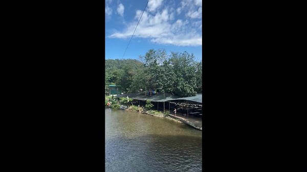 Zipline ride takes an unexpected turn in Aklan, Philippines