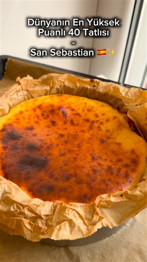 Umut Kuvvetli on Instagram: "Herkese selamlar 👋🏻 Dünyanın en yüksek puanlı 40 tatlısını yaptığım” serime hoş geldiniz 🇪🇸✨ Bugünkü bölümümüzde, İspanya’nın dünyaca tanınan tatlılarından biri olan San Sebastian ile karşınızdayım 🤗 Tatlımız ortaya çıkışını aslında bir mutfak hatasına borçlu Dönemin öne çıkan restoranlarından La Viña’da, bir şefin tatlıyı fırında biraz fazla bırakmasıyla ortaya çıkan bu lezzet, zamanla bulunduğu şehrin sınırlarını aşarak dünyanın her yerinde tanınır hale gelmiş