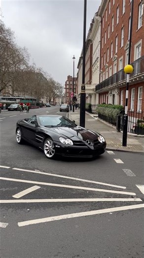 Mercedes-McLaren SLR Roadster in London!