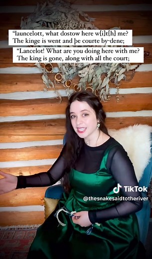 🏰🖤The parting of Lancelot and Guinevere… in Middle English🏰 This intense scene from Arthurian legend comes from a medieval Arthurian tale in verse known at the Stanzaic Mort Arthur, a remarkable text that was scribed in the medieval manuscript known as Harley 2252 (British Library). 🖤Queen Guinevere and Sir Lancelot have risked all to become lovers and are desperate to be together; so when Guinevere councils the King Arthur to hold a tournament outside of Camelot (in Winchester) and to take 