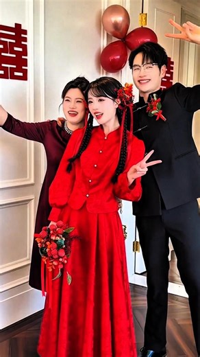 Beautiful Chinese Bride Red Dress 😍 Traditional Bridal Look 👰❤️ #wedding #shorts