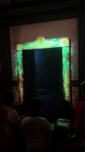 Don’t skip Tales with Belle at DisneyWorld, so interactive and and really good Princess interaction👑💛💐 #wholesomemoments #belle #beautyandthebeast #disneyworldorlando #character