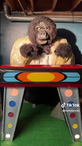 Fatz Geronimo Animatronic at Showbiz Pizza Place