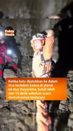 @faktadandunia on Instagram: "Gua Veryovkina di Abkhazia, Georgia, memiliki kedalaman mencapai 2.209 meter, menjadikannya gua terdalam kedua di dunia. Saat batu dijatuhkan ke dalamnya, butuh lebih dari 15 detik sebelum suara dentuman terdengar — menandakan betapa dalamnya struktur vertikal gua ini. Formasi seperti ini terbentuk selama jutaan tahun akibat proses pelarutan batu kapur, menciptakan sistem bawah tanah yang menjadi tantangan ekstrem bagi para penjelajah gua profesional."