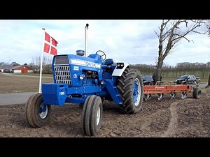 Ford 8000 on duty ploughing w/ 5-furrow Plough | Danish Agriculture