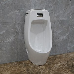 [Hot Item] Public Project Hotel Hospital Used Male Urinal Man PEE Urinal Ceramic Wall Hung Urinal with Sensor