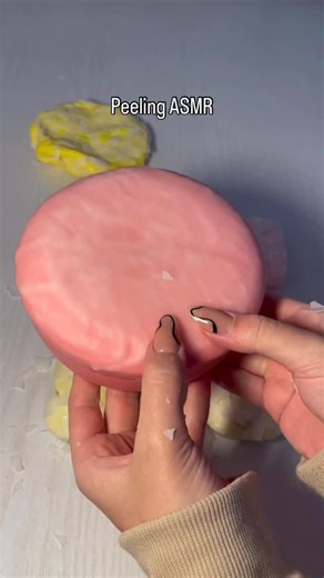 geeceeasmr | Who else loves the peeling ASMR?🙋🏻‍♀️ #asmr #waxcrackingasmr #waxcracking #asmrsounds #asmrtriggers #squishyasmr #squishy #asmrforsleep... | Instagram