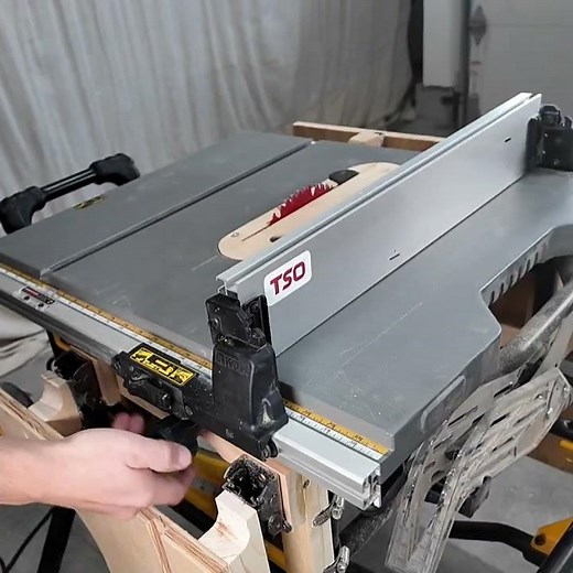 Amazing DWE7491RS Table Saw Fence Upgrade!