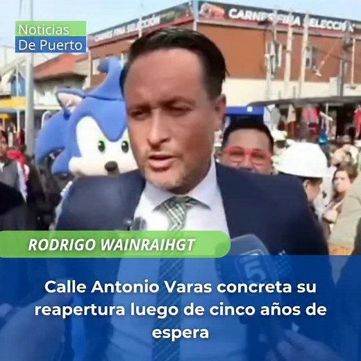 Calle Antonio Varas concreta su reapertura luego de cinco años de espera Un total de 1.777 días, equivalentes a más de cinco años, duró el cierre por remodelación de la calle Antonio Varas de Puerto Montt, que este martes 18 de noviembre fue reabierta al paso de vehículos. La actividad se realizó con la presencia de vecinos, dirigentes, comerciantes y locatarios del sector; el gobernador regional, Alejandro Santana; gran parte de los integrantes del Concejo Municipal y representantes de la const