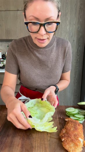Grab the full recipe on my Substack! https://open.substack.com/pub/sarahthomasdrawbaugh/p/crispy-chicken-lettuce-wrap-sandwich?utm_campaign=post&utm_medium=web #chicken #protein #recipeoftheday #recipe | Healthyish Foods