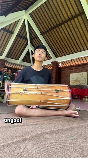 A simple drum pupuh tutorial. Can be used to learn basic drumming.