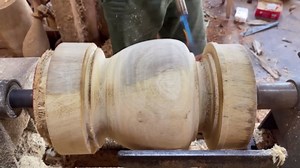 Convert an Enormous Stump into a Chic Outdoor Dining Table