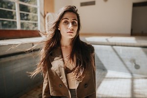 DODIE RELEASES NEW SINGLE “COOL GIRL”