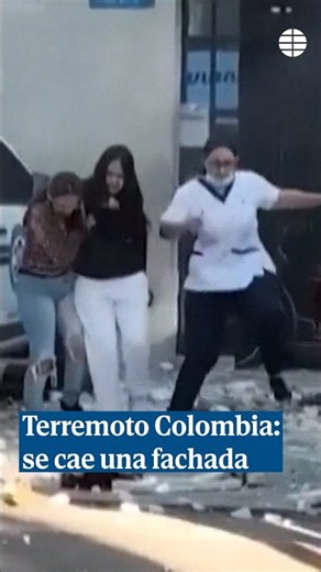 The Colombia earthquake, firsthand: a facade collapses on a Cali street