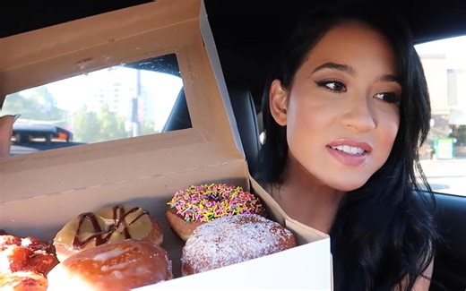 Cheat Day美食吃播/健身 漂亮小姐姐Stephanie Buttermore Eating Whatever I Want For 1 Day