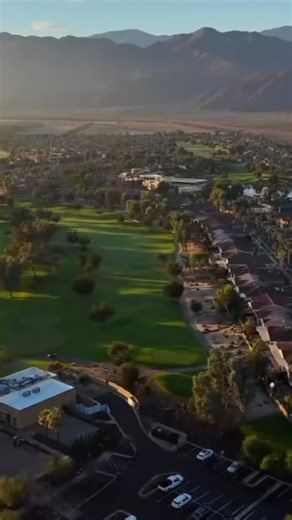 A peek at Hole 1, Skins Gateway. ⛳️ Strategy starts now! ✍️ | Trilogy Golf Club at La Quinta