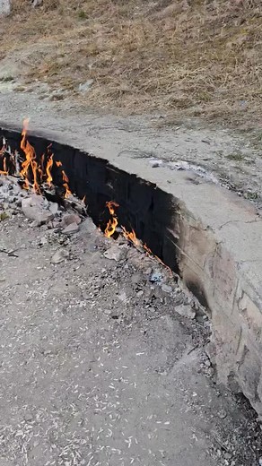 Focul viu din Andreșu de Sus Vrancea - locul unde arde gaz natural