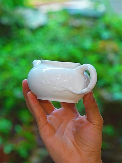 Discover Dehua White Porcelain: Natural Beauty Without Makeup