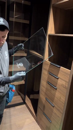 Професійні мийні засоби|хімія для дому on Instagram: "Скло треба мити ❤️ Ми працюємо онлайн по всій Україні та у фізичному магазині в Івано-Франківську, вул. Чорновола, 4. Наші менеджери допоможуть: • підібрати засоби під ваші поверхні • підказати, як правильно використовувати • зекономити ваш час, нерви і гроші"