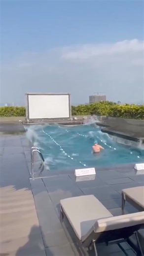 1.1M views · 2.1K reactions | O alta inregistrare care a surprins momentul cutremurului de 7,4 grade din Taiwan | Meteo Buzau Original | Facebook