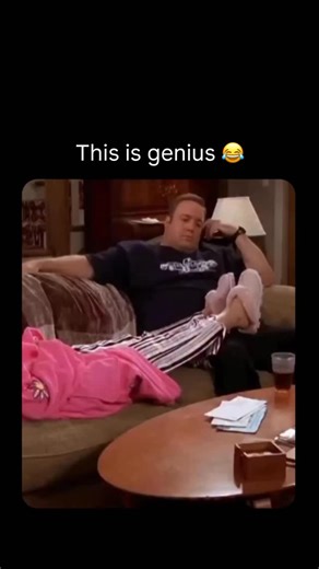 MEMES 📎 POP CULTURE • ENTERTAINMENT on Instagram: "🎬 The King of Queens is a popular American sitcom that aired from 1998 to 2007. The show centers on Doug Heffernan, a fun-loving but often lazy delivery driver, and his sharp-witted wife Carrie, who works as a legal secretary, later a paralegal. They live in Queens, New York, and much of the humor comes from their everyday married life, financial struggles, and clashing personalities. A major part of the show’s charm is its relatable depiction