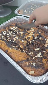 329K views · 805 reactions | BANANA MOIST CAKE/Banana MUFFINS  Recipe: 1 and 1/2 cups all purpose flour 1/2 CUP BROWN SUGAR 1/4 half cup white sugar 2pcs eggs 1 CUP butter milk or evaporated milk plus 1/2tbsp VINEGAR 6 to 7 pcs. Banana 1/4 tsp salt 1/2 Cup CANOLA oil 1 tsp. Banana flavor or Vanilla 1TSP BAKING POWDER 1 TSP BAKING Soda Topping: walnuts, cashew nuts, chocolate chips. | Love Cakes | Facebook