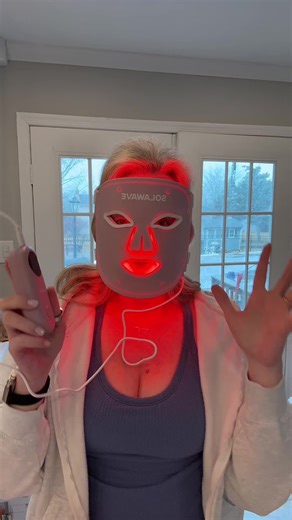 Wrinkle retreat light therapy mask