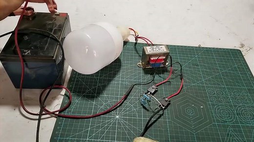 仅用三个元件，教你做一个12v转220v的逆变器，电瓶也能带动灯泡