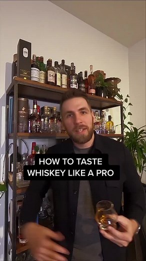 It’s whiskey season! So let’s remember how to taste whiskey like a pro! #bourbontasting #whiskeytasting #tasting