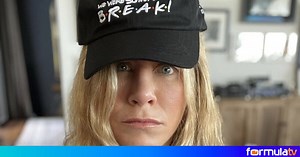 Jennifer Aniston presenta la primera colección de ropa y merchandising de 'Friends'