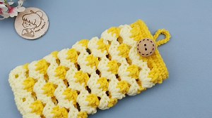 68 reactions · 18 shares | Crochet Gift Ideas! Crochet Phone Case 殺 #crochet #handmade #giftideas | ViVi Berry Crochet | Facebook