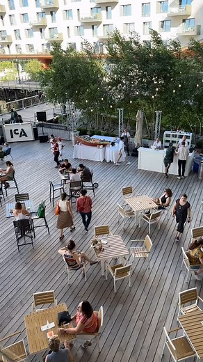 FREE vinyl nights are back at the ICA 🥳💿 Listen to various genres of curated, vinyl-only DJ sets & enjoy paired natural wines light bites while you soak in the best views of the harbor🍷🎶🌊 All the details via link in bio 🔗 (or in the comments if you’re seeing this on Facebook💬) | The Boston Calendar