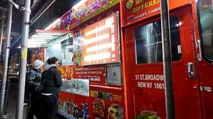 New York City is known for its amazing street food and street meat is one of my favorite things to eat! | Strictly Dumpling