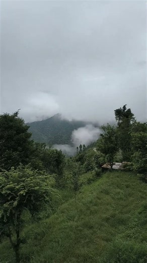 Cloud dance #mountains #mountainview #naturelovers #naturevibes #timelapse