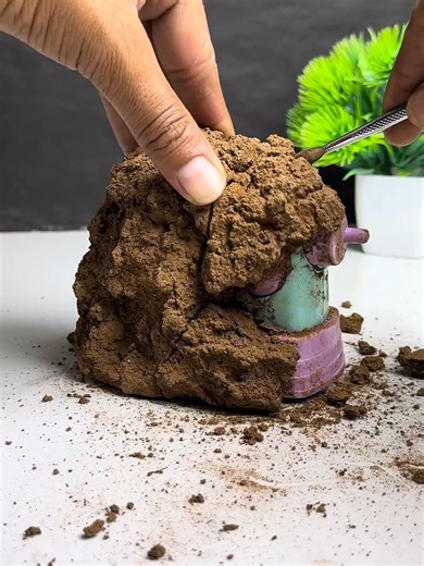 Deep Cleaning Japan's Dirtiest Sewing Machine