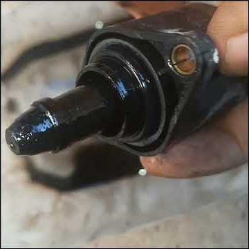 Step-by-step cleaning of the IAC valve without disassembling its components. Like and subscribe!