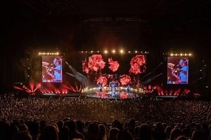 [Hot Item] P2.604 Indoor Outdoor Rental Die Casting Aluminum Cabinet LED Display Screen for Adverting Church Concert Wedding Stage Events