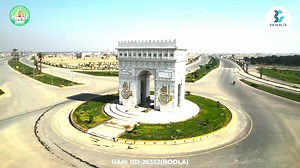 21 reactions · 3 comments | Experience a bird's-eye view of Central Square in DHA Multan, where you can witness the bustling Business Hub and the impressive DHA Multan head office building. #businesshub #Multan #StayTuned #dhamultan #ConstructionUpdate | Bodla Builders | Facebook
