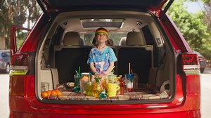Volkswagen Group of America: Water Girl • Ads of the World™ | Part of The Clio Network