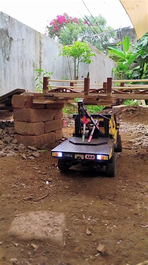 RC Land Cruiser LC79 Towing a Plastic Chair 😱 Koleksi rc hobi ada dishowcase #promomakanharian #rccar #RCTruck #realisticrc #rcadventure