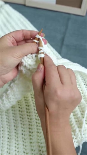 24K views · 267 reactions | Easy crochet stitch for beginners 殺 . . . . . #reels #tips #crochetreelsplay #howto #crochet #fyp #knitting #knit #crochetreels #crochetdesigner #igcrochet #yarnbender #crochetpatterns #crocheting #crocheter #maker #crochetstitch #crochetlove | Smart Tips | Facebook