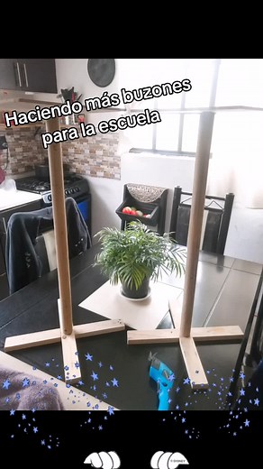 Buzón de cartón: Manualidades con material reciclado