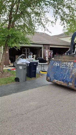 Love ❤️ garbage trucks ❤️ - - - - - #garbagetruck #trashtruck #wastemanagement #recyclingtruck #cleanupcrew #sanitationlife #trucklover #comicstrips #cartoon #comicart #digitalart #illustration #drawing #sketch #artwork #artist #comiclife #dailycomics #funny #picklescomichub #artistsoninstagram #love | Midwest Garbage