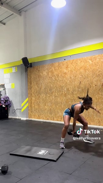 Devil Press a las 5:00 am 😮‍💨 #crossfit #crossfitgirl #crossfitter #gymmotivation