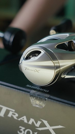 Robert unveils the Shimano North America Fishing TranX 300B 2025! Discover all its new features now! 🎣 / ezokofishing.com Robert dévoile le Shimano TranX 300B 2025 ! Découvrez cette nouveauté dès maintenant ! 🎣 #pike #fishing #pikefishing #catchandrelease #esox #brochet #lurefishing #musky #northernpike #esoxlucius #muskie #fishingstore #boutiquedepeche #ezoko #ezokofishing #muskyshop #muskystore #muskytackle #Maskinongé #pêche #pechequebec #quebecpeche #muskellunge #muskylures. #shimano #shi