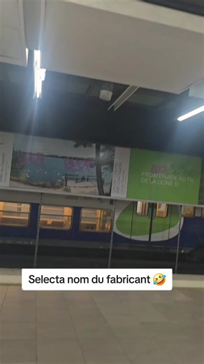 Les machines café en vente libre au même prix que dans une boulangerie, c'est vraiment quand tu n'as pas le choix #selecta #cafe #paris